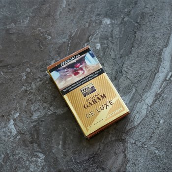 Gudang Garam De Luxe 12’s cigarettes 10 cartons